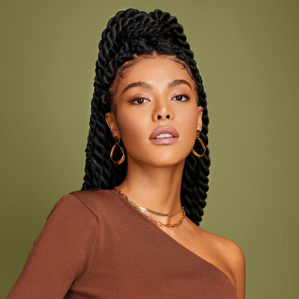  African Pride Olive Miracle Braid Sheen Spray Extra woman braids